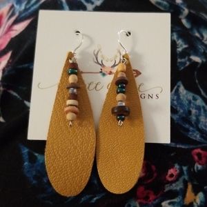 Leather earrings